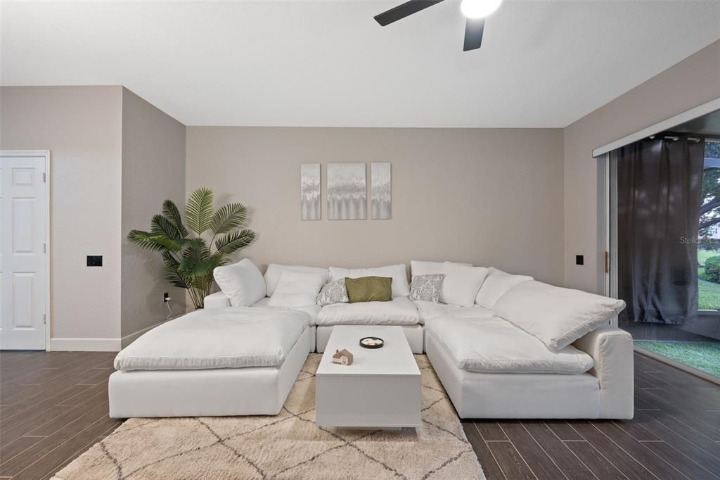 Activo con contrato: $310,000 (3 camas, 2 baños, 1682 Pies cuadrados)