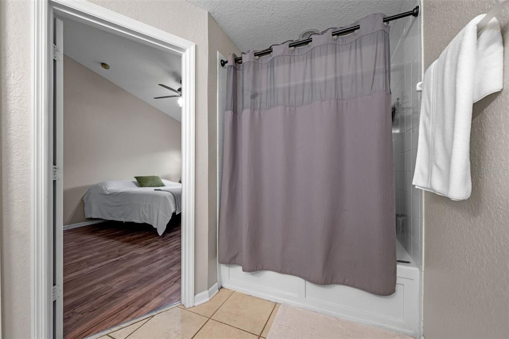 Activo con contrato: $310,000 (3 camas, 2 baños, 1682 Pies cuadrados)