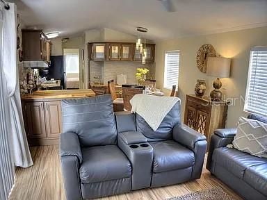 For Sale: $135,000 (1 beds, 1 baths, 480 Square Feet)