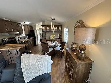 For Sale: $135,000 (1 beds, 1 baths, 480 Square Feet)