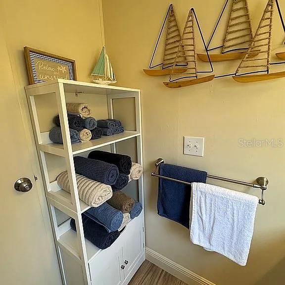 For Sale: $135,000 (1 beds, 1 baths, 480 Square Feet)