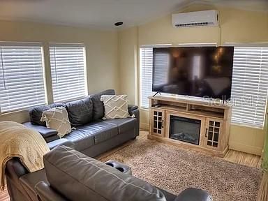 For Sale: $135,000 (1 beds, 1 baths, 480 Square Feet)