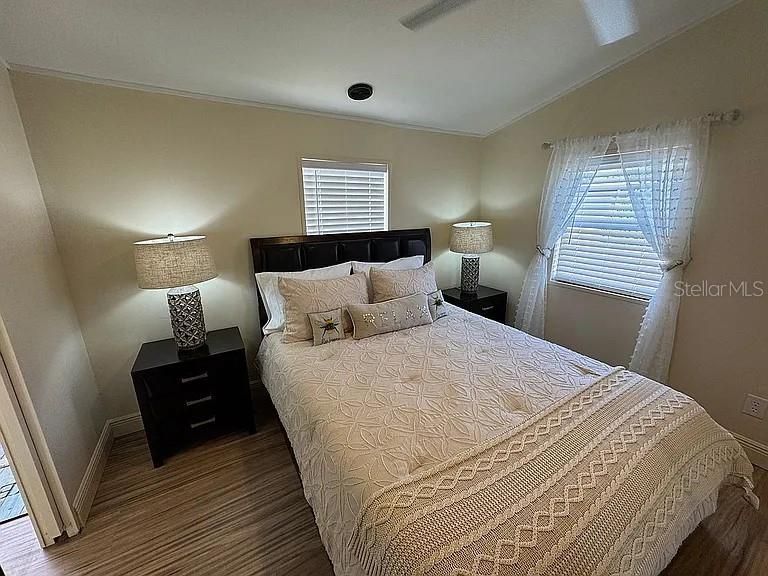 For Sale: $135,000 (1 beds, 1 baths, 480 Square Feet)