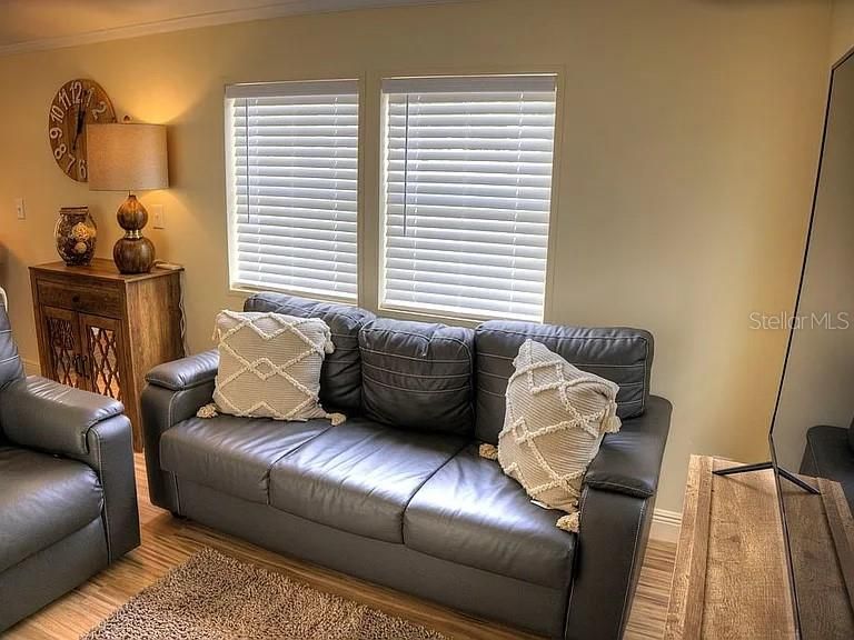 For Sale: $135,000 (1 beds, 1 baths, 480 Square Feet)