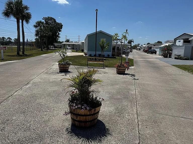 For Sale: $135,000 (1 beds, 1 baths, 480 Square Feet)