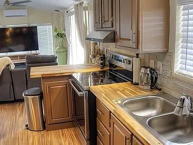 For Sale: $135,000 (1 beds, 1 baths, 480 Square Feet)