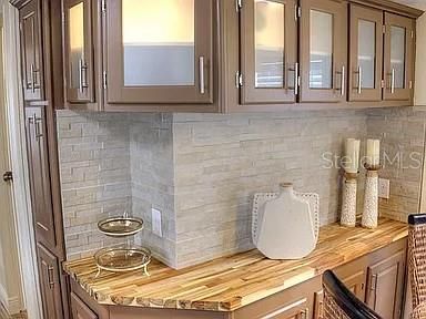 For Sale: $135,000 (1 beds, 1 baths, 480 Square Feet)