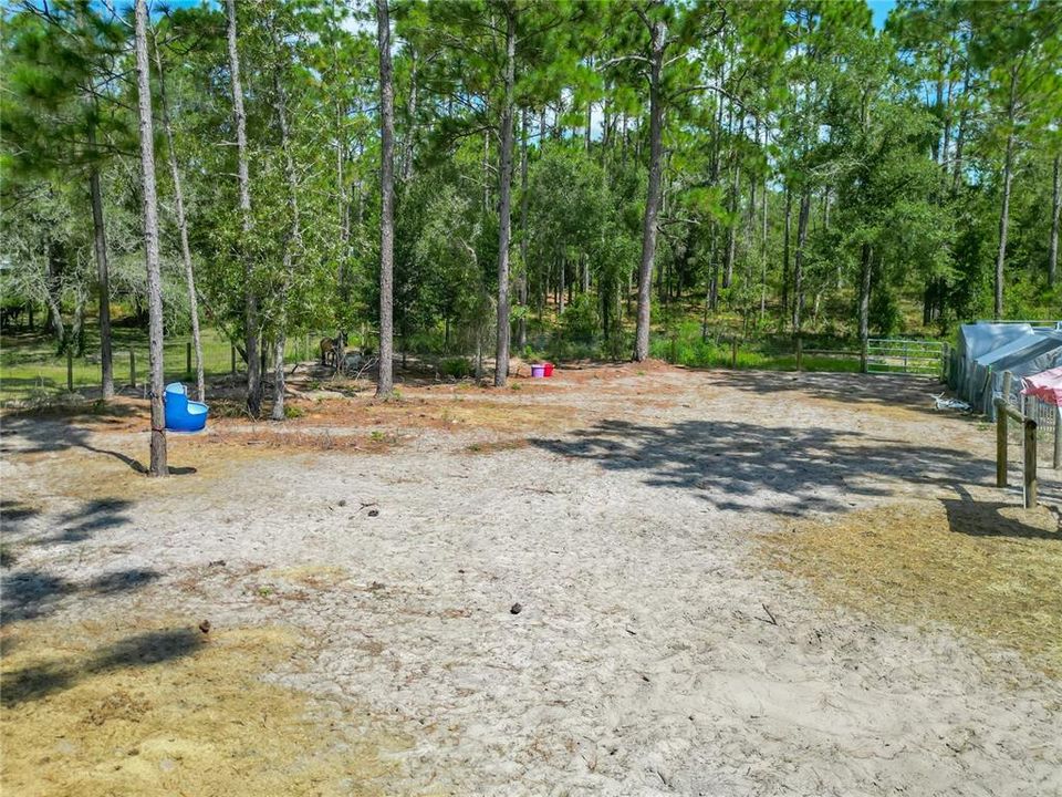 Под контрактом: $218,000 (3 спален, 2 ванн, 1800 Квадратных фут)