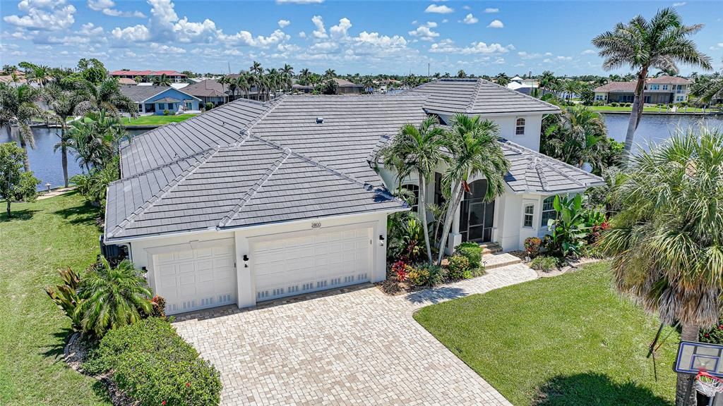 Недавно продано: $2,340,000 (4 спален, 4 ванн, 3349 Квадратных фут)