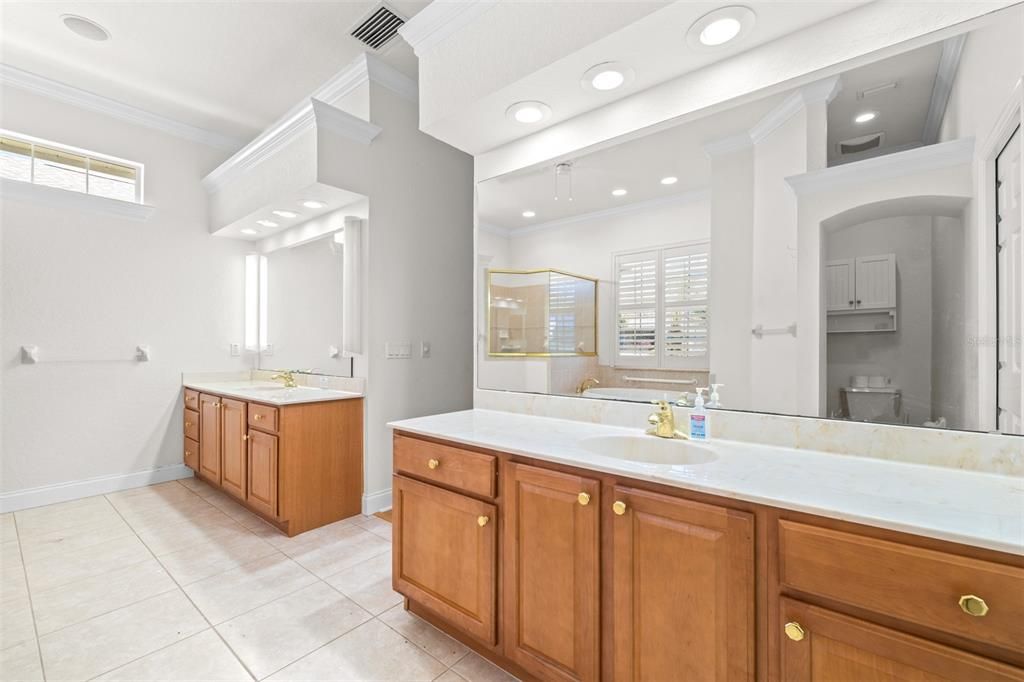 For Sale: $695,000 (3 beds, 2 baths, 3330 Square Feet)