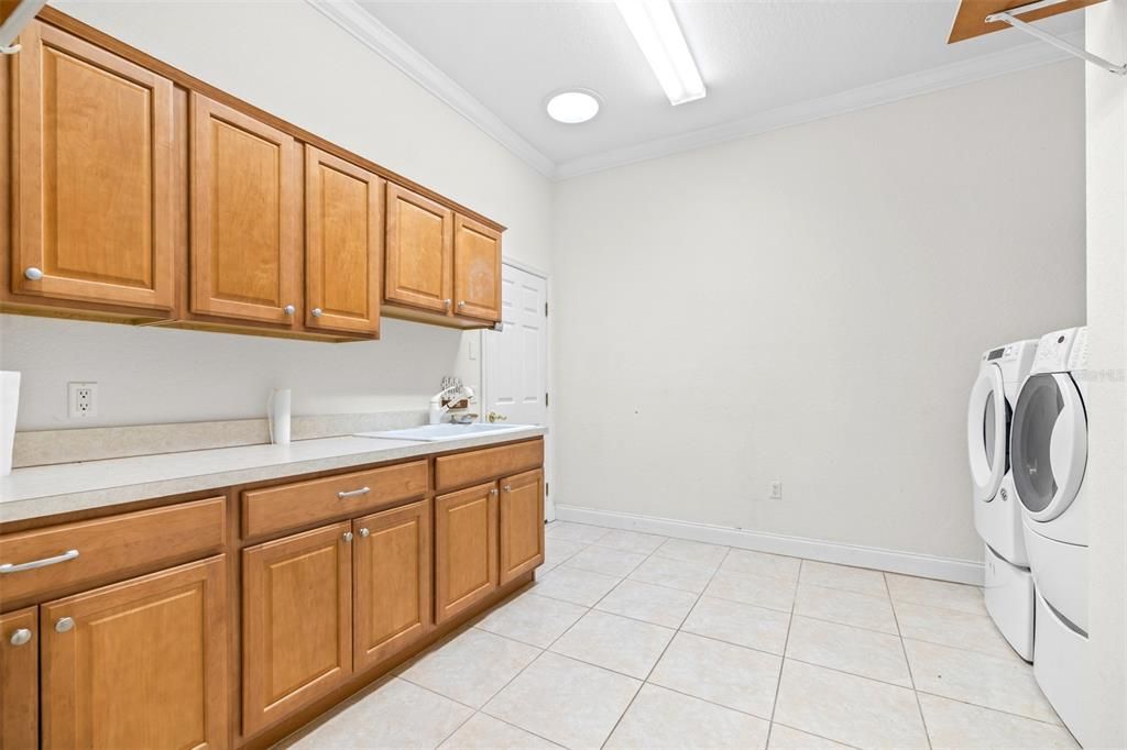 For Sale: $695,000 (3 beds, 2 baths, 3330 Square Feet)