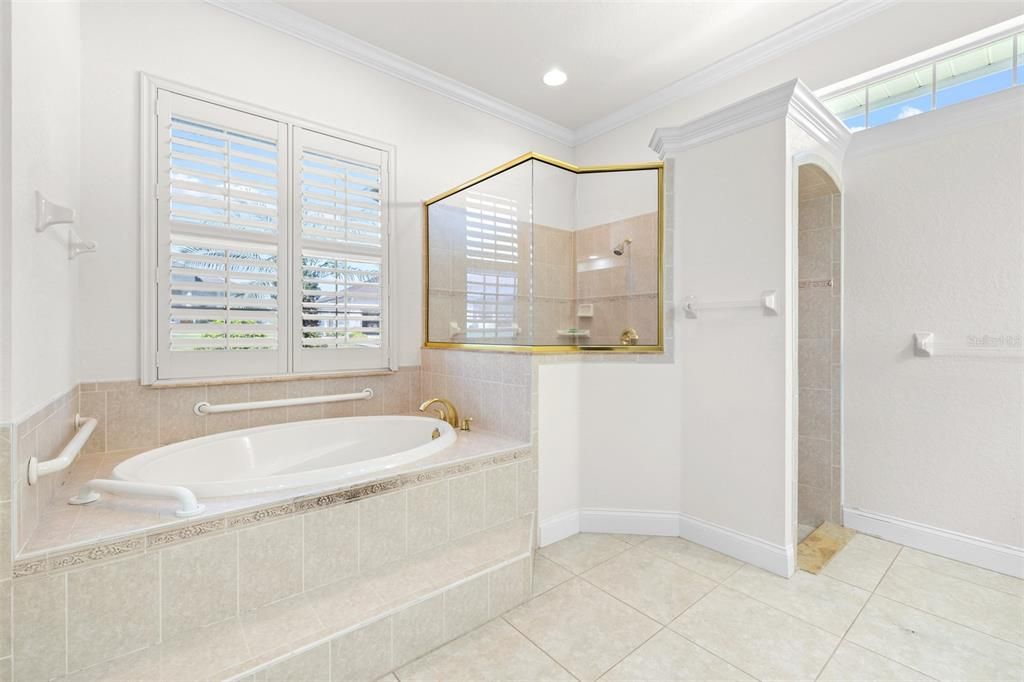 For Sale: $695,000 (3 beds, 2 baths, 3330 Square Feet)