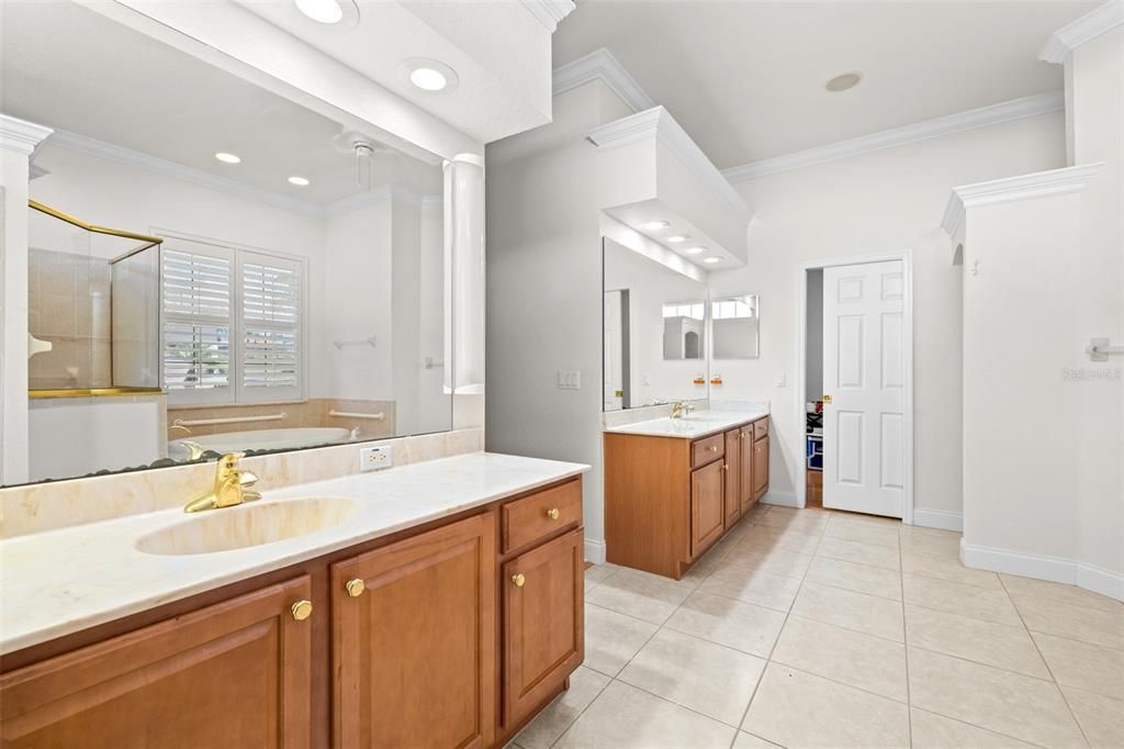 For Sale: $695,000 (3 beds, 2 baths, 3330 Square Feet)