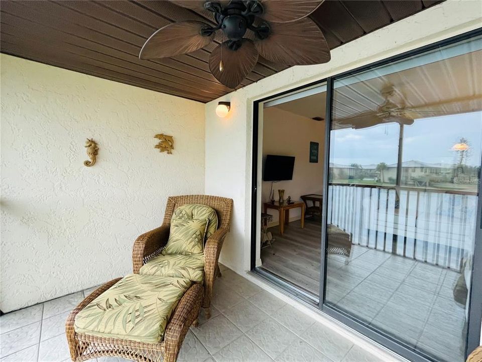 For Rent: $2,700 (2 beds, 2 baths, 893 Square Feet)