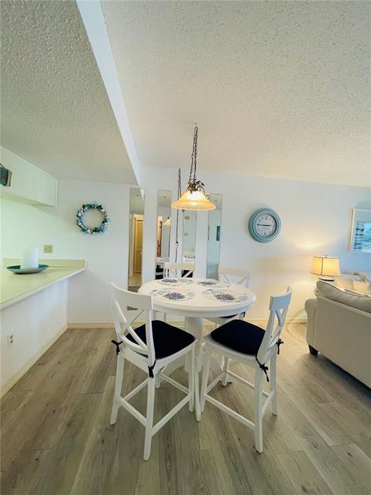 For Rent: $2,700 (2 beds, 2 baths, 893 Square Feet)