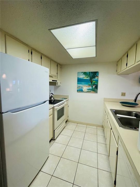 For Rent: $2,700 (2 beds, 2 baths, 893 Square Feet)