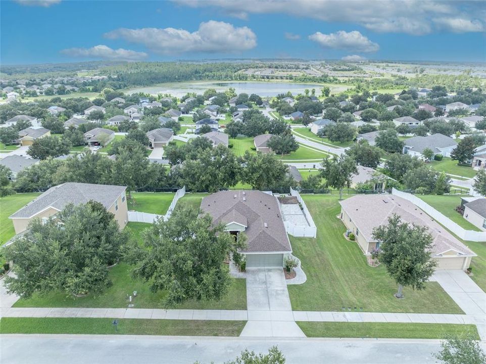 合同活跃: $445,000 (4 贝兹, 2 浴室, 1604 平方英尺)