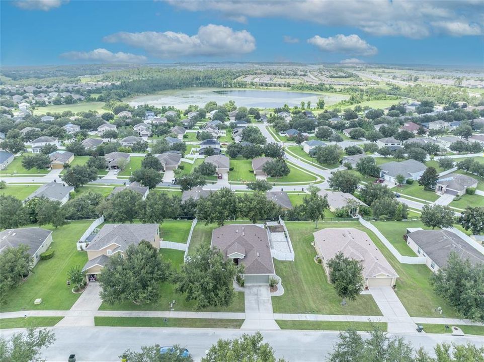 合同活跃: $445,000 (4 贝兹, 2 浴室, 1604 平方英尺)