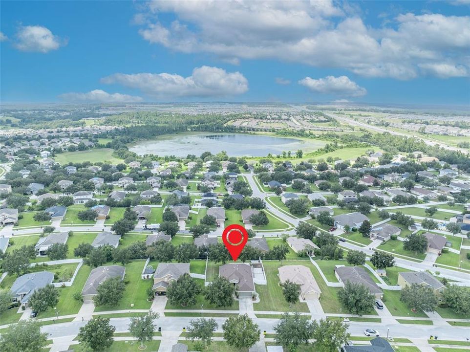 合同活跃: $445,000 (4 贝兹, 2 浴室, 1604 平方英尺)