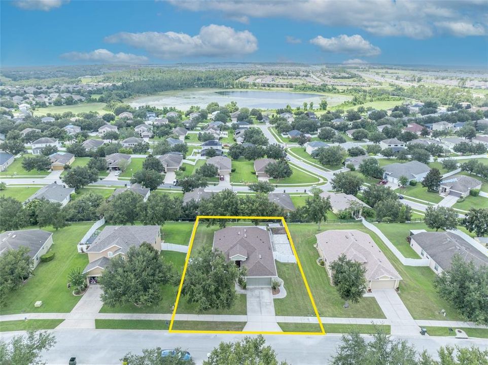 合同活跃: $445,000 (4 贝兹, 2 浴室, 1604 平方英尺)