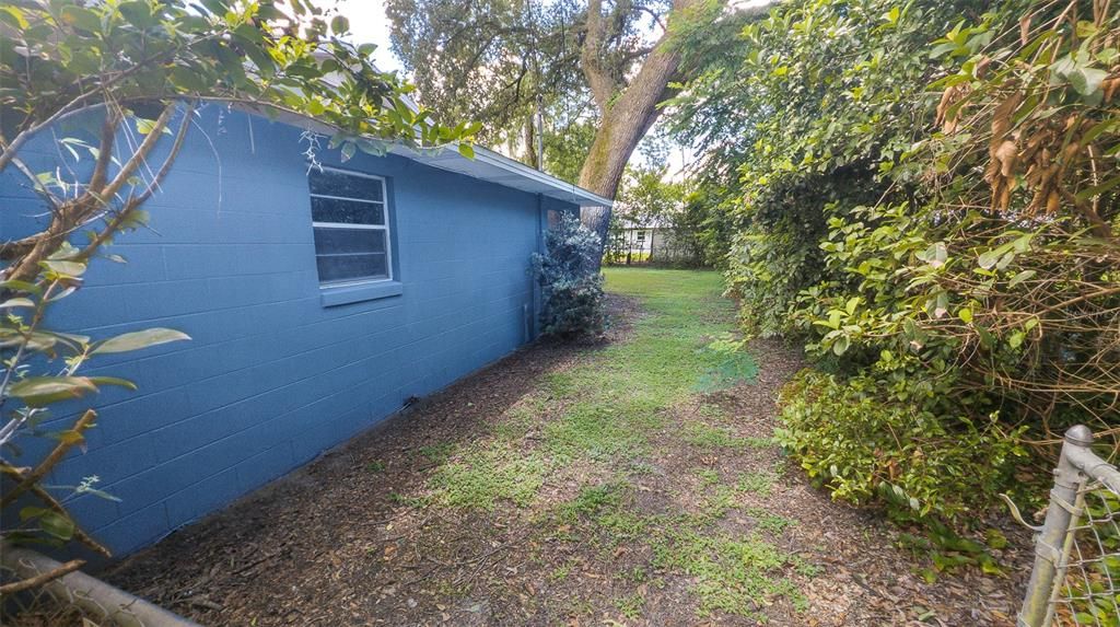 待售: $219,000 (3 贝兹, 2 浴室, 1304 平方英尺)