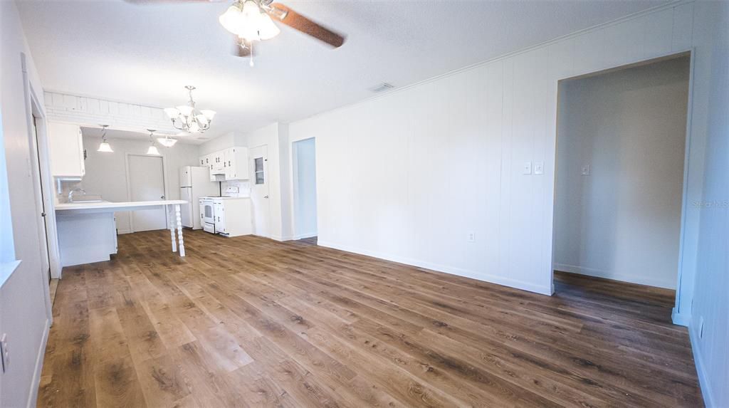 待售: $219,000 (3 贝兹, 2 浴室, 1304 平方英尺)