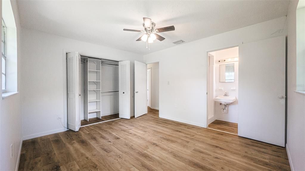 待售: $219,000 (3 贝兹, 2 浴室, 1304 平方英尺)