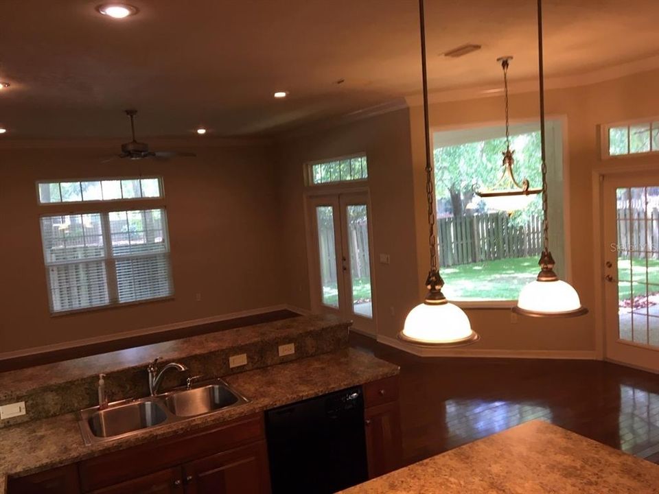 В аренду: $2,450 (3 спален, 2 ванн, 2376 Квадратных фут)