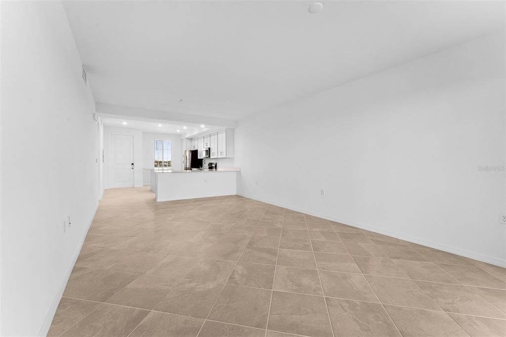 For Rent: $2,000 (2 beds, 2 baths, 1120 Square Feet)