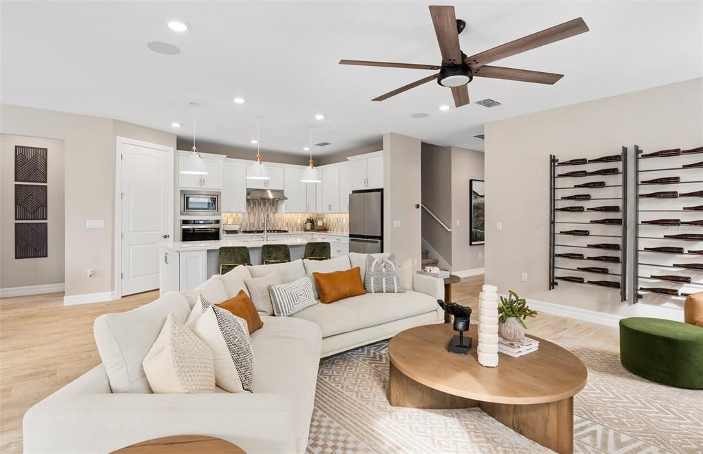 Под контрактом: $1,125,000 (4 спален, 4 ванн, 3112 Квадратных фут)