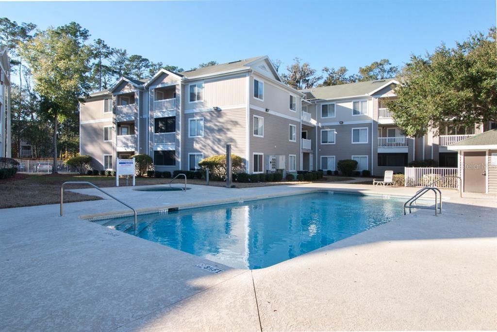 For Sale: $194,500 (4 beds, 4 baths, 1177 Square Feet)