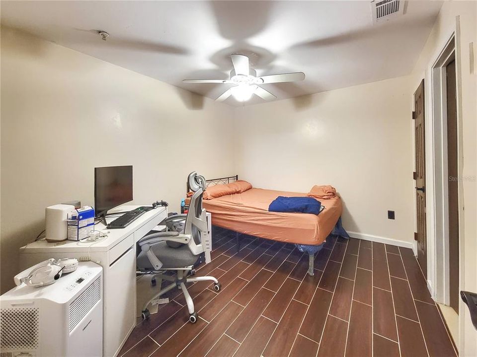 For Sale: $194,500 (4 beds, 4 baths, 1177 Square Feet)