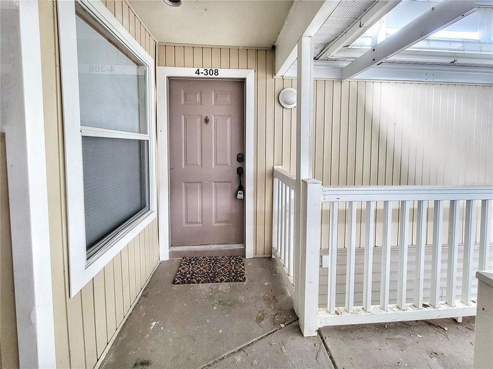 For Sale: $194,500 (4 beds, 4 baths, 1177 Square Feet)