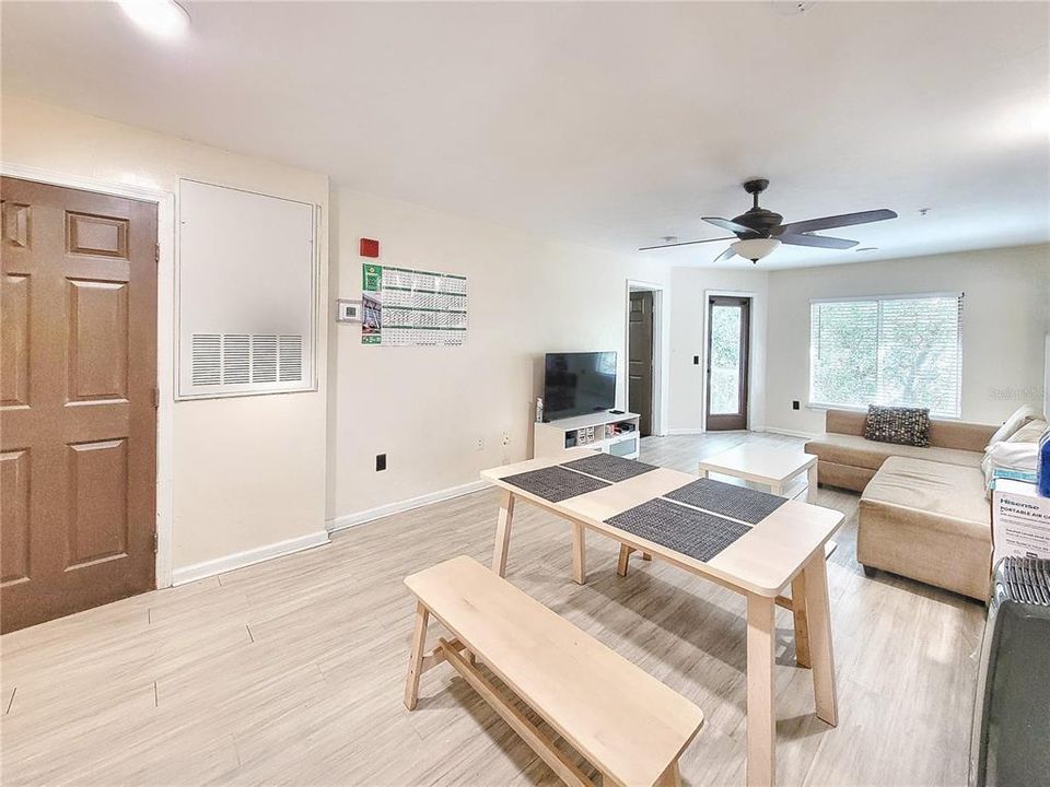 For Sale: $194,500 (4 beds, 4 baths, 1177 Square Feet)