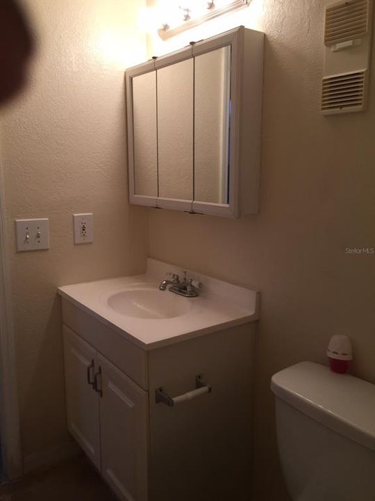 На продажу: $139,000 (1 спален, 1 ванн, 644 Квадратных фут)