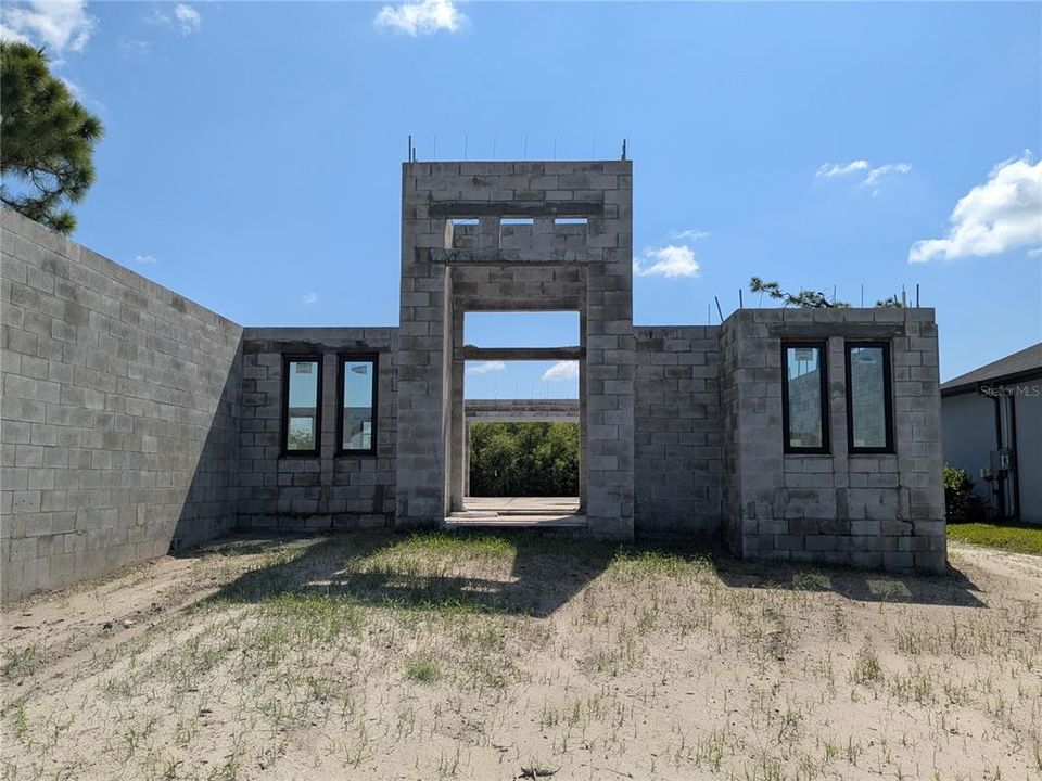 Active With Contract: $140,000 (4 beds, 3 baths, 2487 Square Feet)