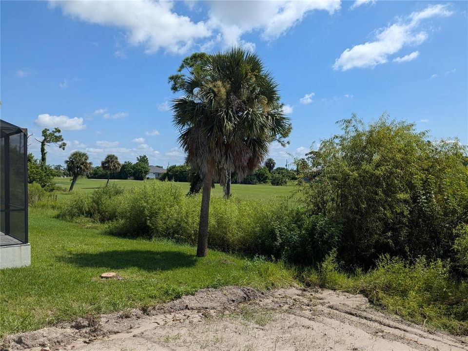 Active With Contract: $140,000 (4 beds, 3 baths, 2487 Square Feet)