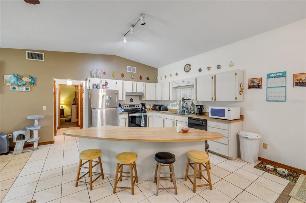 For Sale: $329,000 (3 beds, 2 baths, 1462 Square Feet)