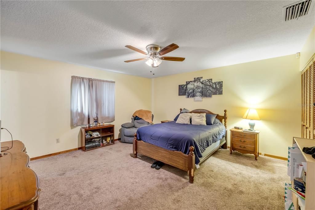 For Sale: $329,000 (3 beds, 2 baths, 1462 Square Feet)