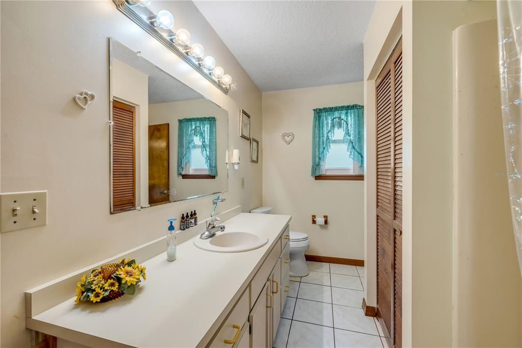 For Sale: $329,000 (3 beds, 2 baths, 1462 Square Feet)