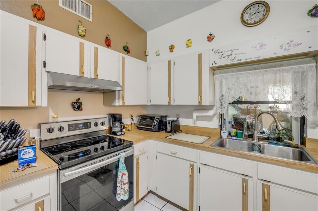 For Sale: $329,000 (3 beds, 2 baths, 1462 Square Feet)