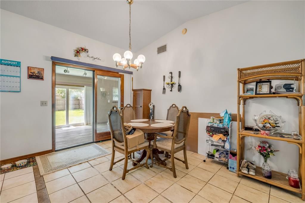 For Sale: $329,000 (3 beds, 2 baths, 1462 Square Feet)