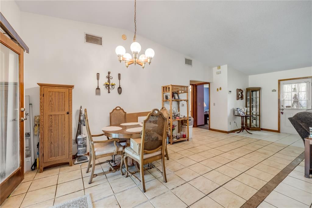 For Sale: $329,000 (3 beds, 2 baths, 1462 Square Feet)