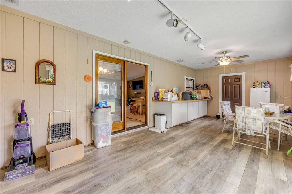 For Sale: $329,000 (3 beds, 2 baths, 1462 Square Feet)