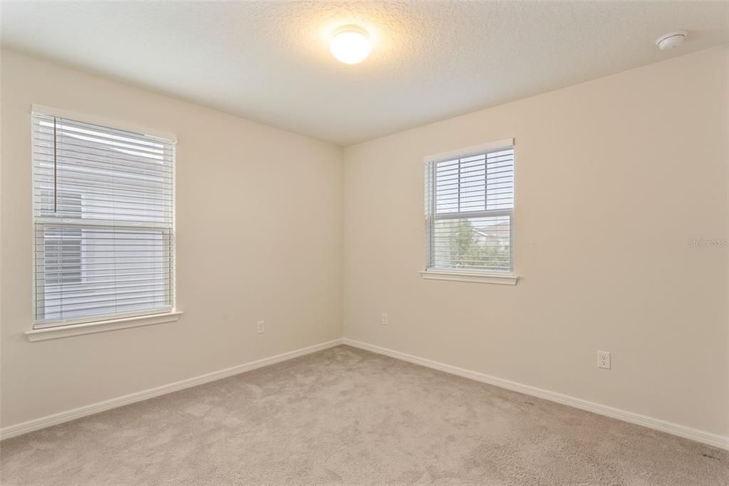 合同活跃: $485,000 (3 贝兹, 2 浴室, 1712 平方英尺)