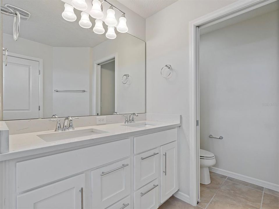 合同活跃: $485,000 (3 贝兹, 2 浴室, 1712 平方英尺)