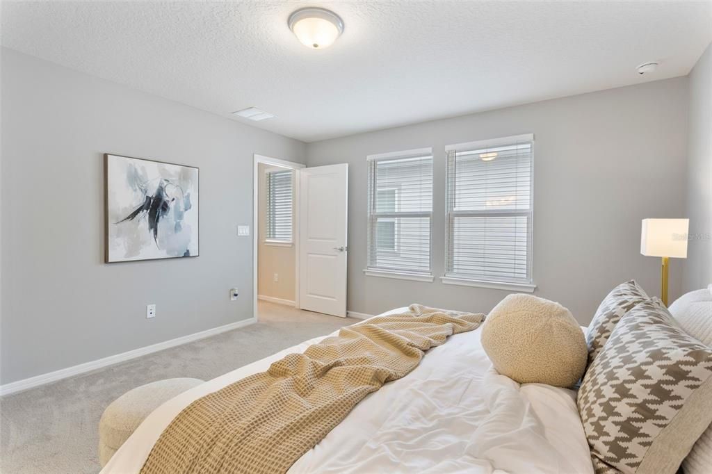 合同活跃: $485,000 (3 贝兹, 2 浴室, 1712 平方英尺)