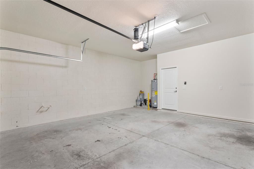 合同活跃: $485,000 (3 贝兹, 2 浴室, 1712 平方英尺)