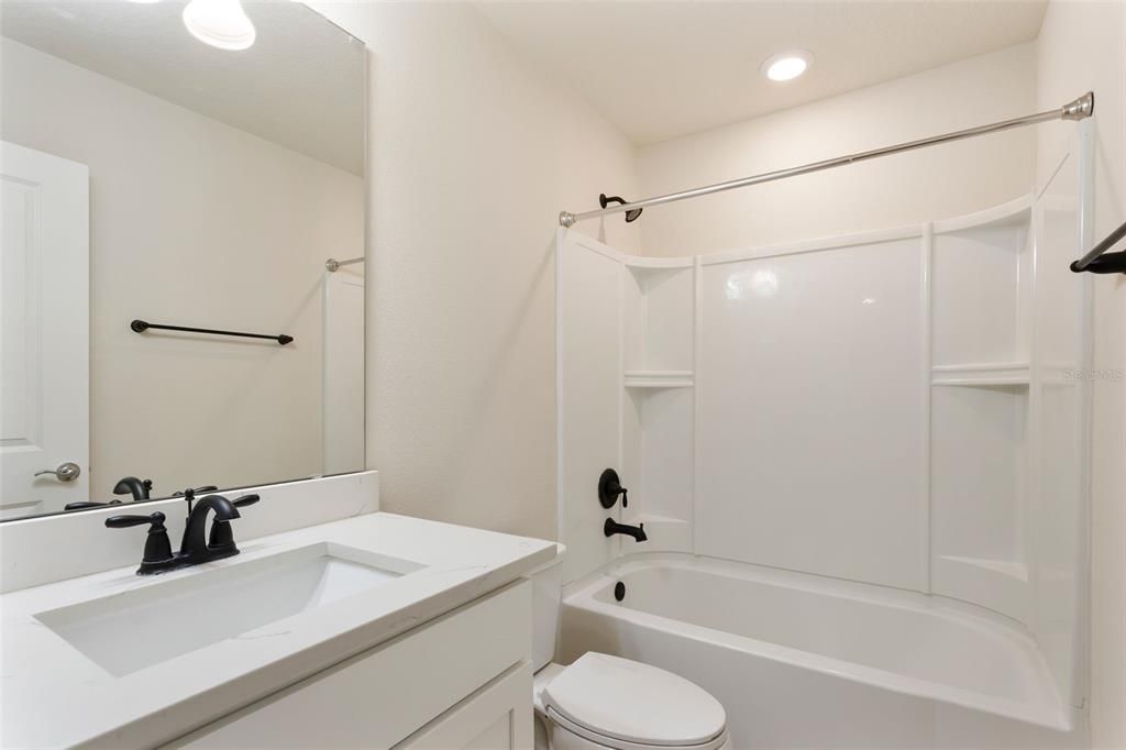 合同活跃: $485,000 (3 贝兹, 2 浴室, 1712 平方英尺)