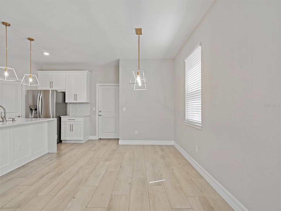 合同活跃: $485,000 (3 贝兹, 2 浴室, 1712 平方英尺)